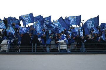 کادوی زیبای استقلال به هواداران زن این باشگاه کادوی زیبای استقلال به هواداران زن این باشگاه