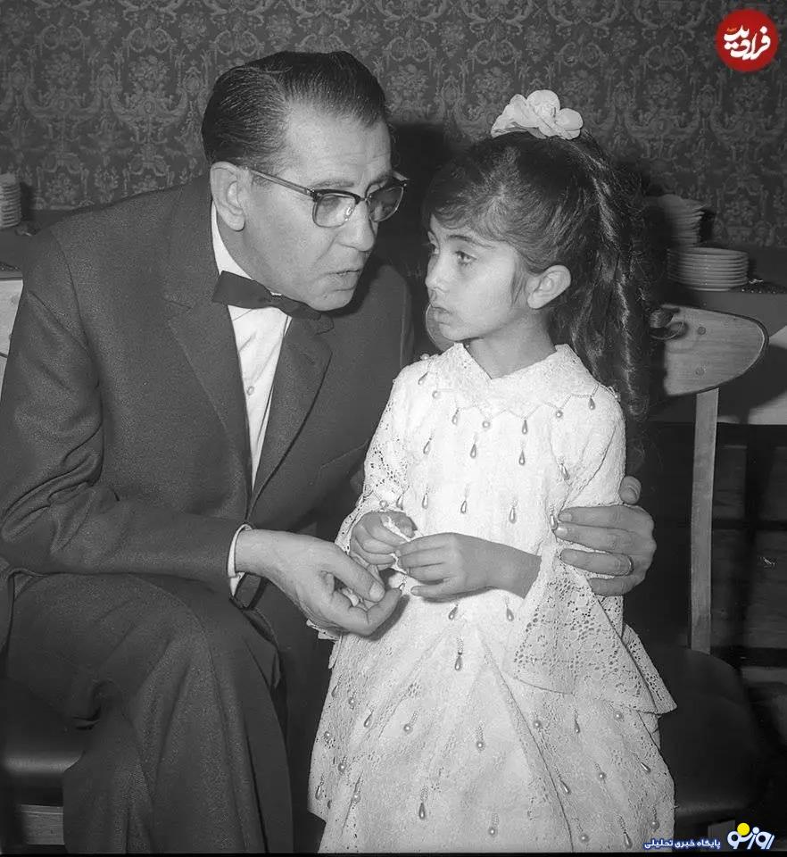عکس جالب مکالمه جهانگیر فروهر با دخترش لیلا فروهر در دهه ۴۰