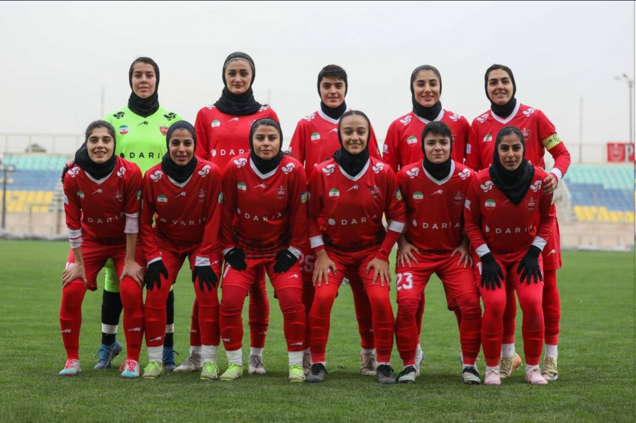 عکس | ستاره تیم ملی کاپیتان پرسپولیس شد عکس | ستاره تیم ملی کاپیتان پرسپولیس شد