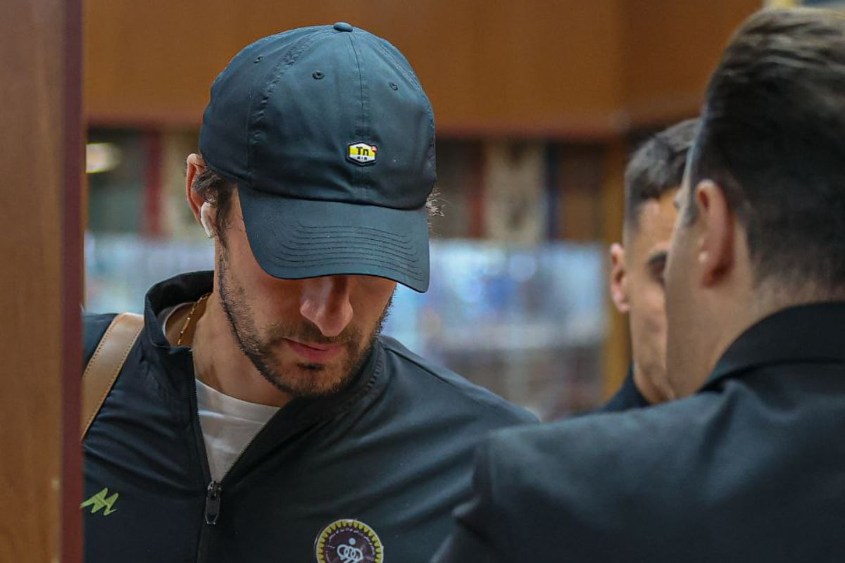 جزئیات تازه از درگیری بازیکنان سپاهان در فرودگاه اهواز؛ جمشیدیان راهی کلانتری شد جزئیات تازه از درگیری بازیکنان سپاهان در فرودگاه اهواز؛ جمشیدیان راهی کلانتری شد