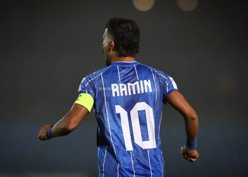 دیسبک رامین رضاییان به ماشاریپوف در تمرین استقلال +عکس دیسبک رامین رضاییان به ماشاریپوف در تمرین استقلال +عکس